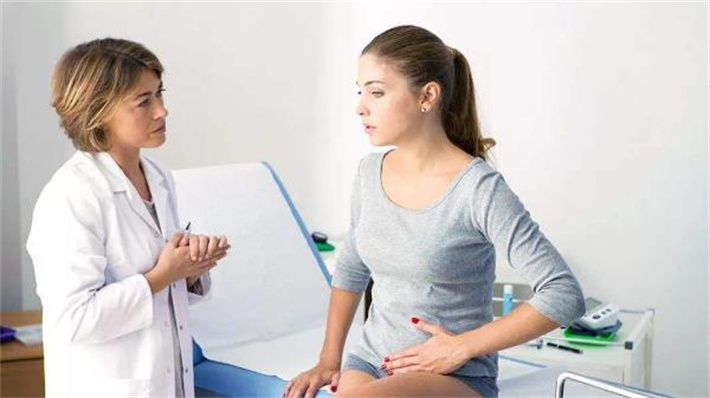 女性就医检查
